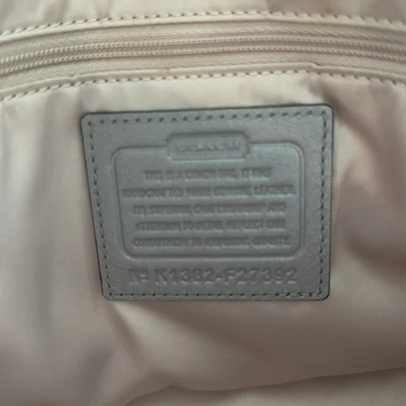 NWOT Coach Taylor Eyelet bag - Picture 4 of 5